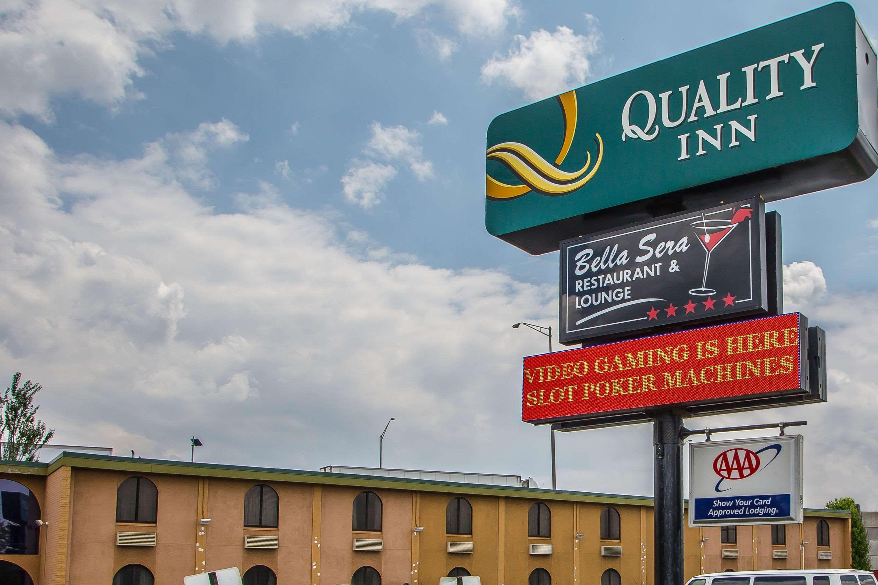 Quality Inn O'Hare Airport Schiller Park Екстериор снимка