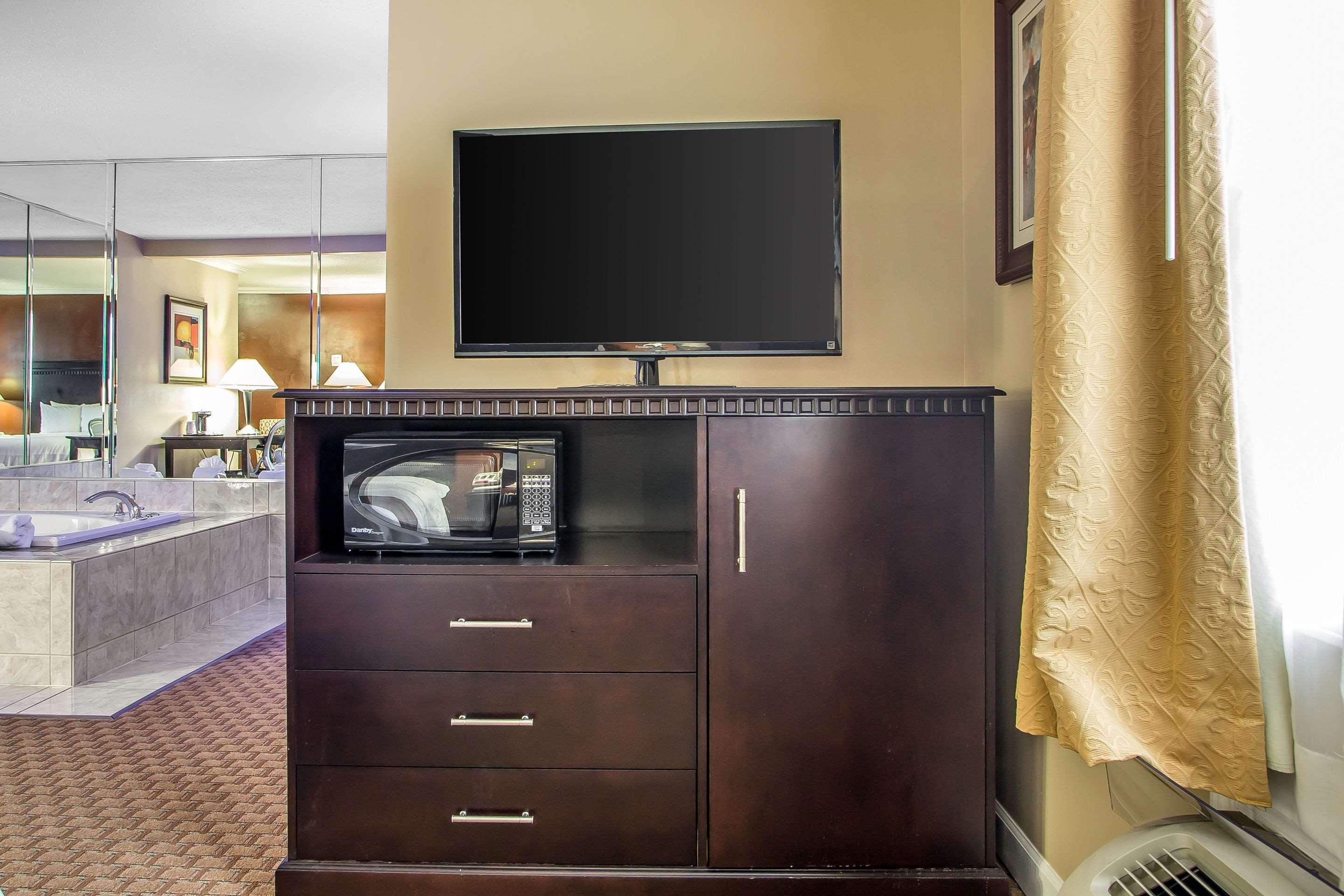 Quality Inn O'Hare Airport Schiller Park Екстериор снимка