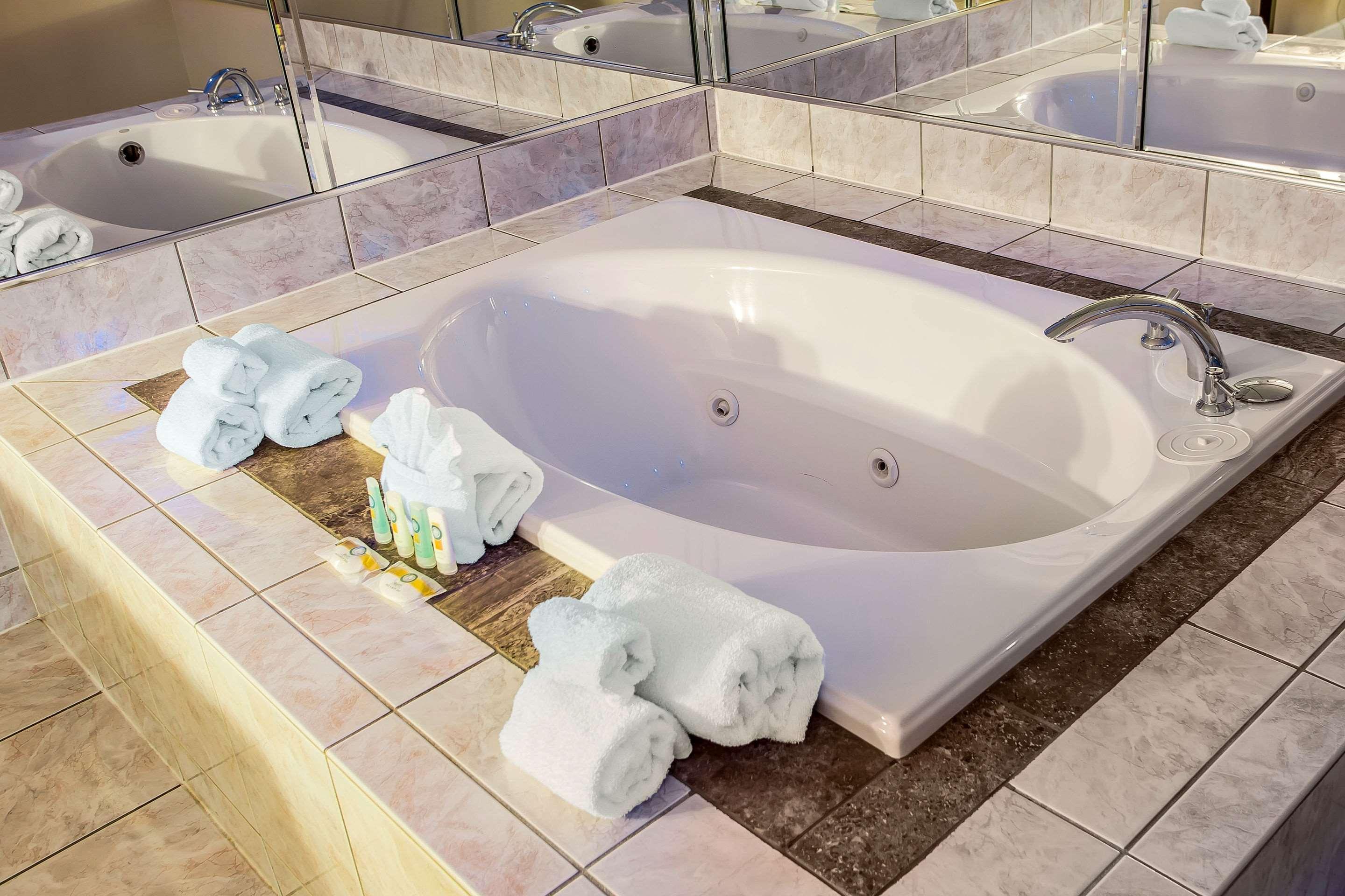Quality Inn O'Hare Airport Schiller Park Екстериор снимка
